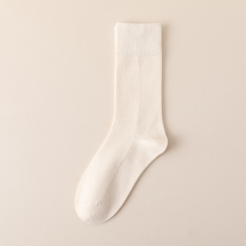 Women's solid color mid-calf socks