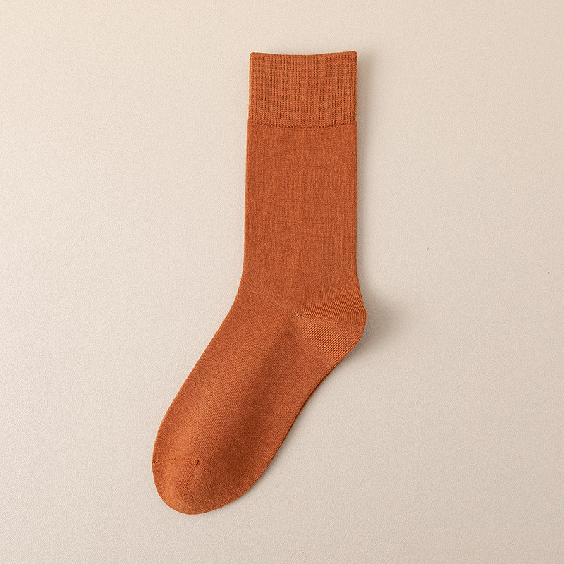 Women's solid color mid-calf socks