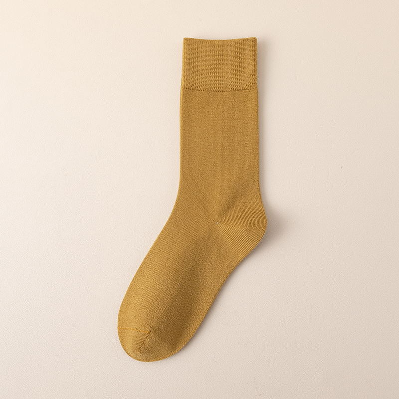 Women's solid color mid-calf socks