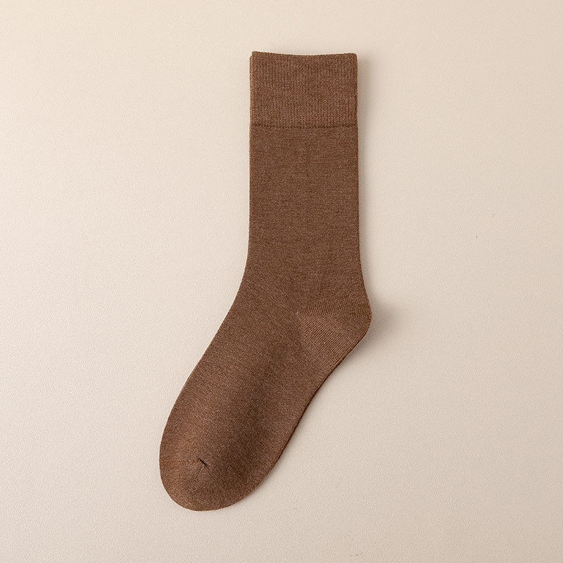 Women's solid color mid-calf socks