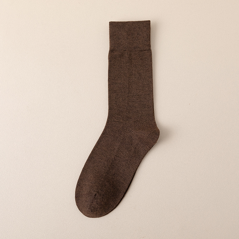 Women's solid color mid-calf socks