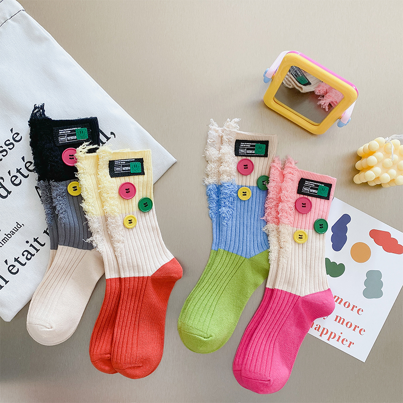 Button beggar colorblock socks