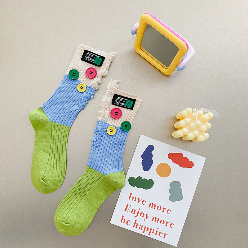 Button beggar colorblock socks