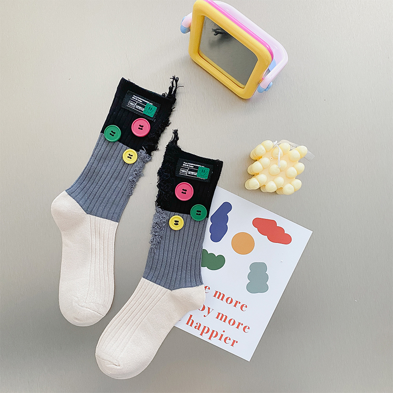 Button beggar colorblock socks