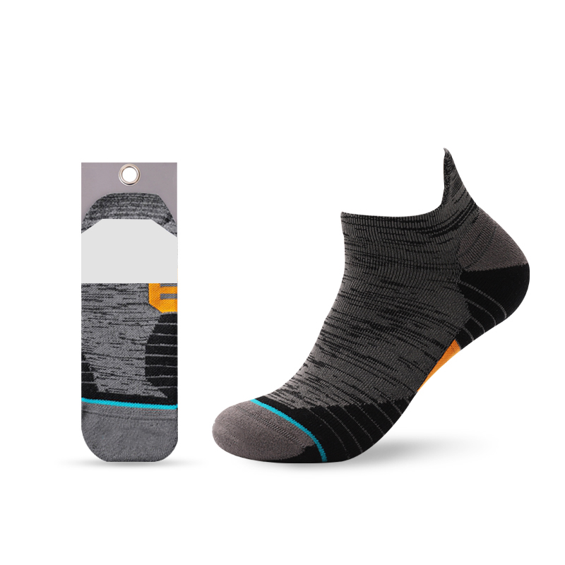 Small ear free-line sports boat socks