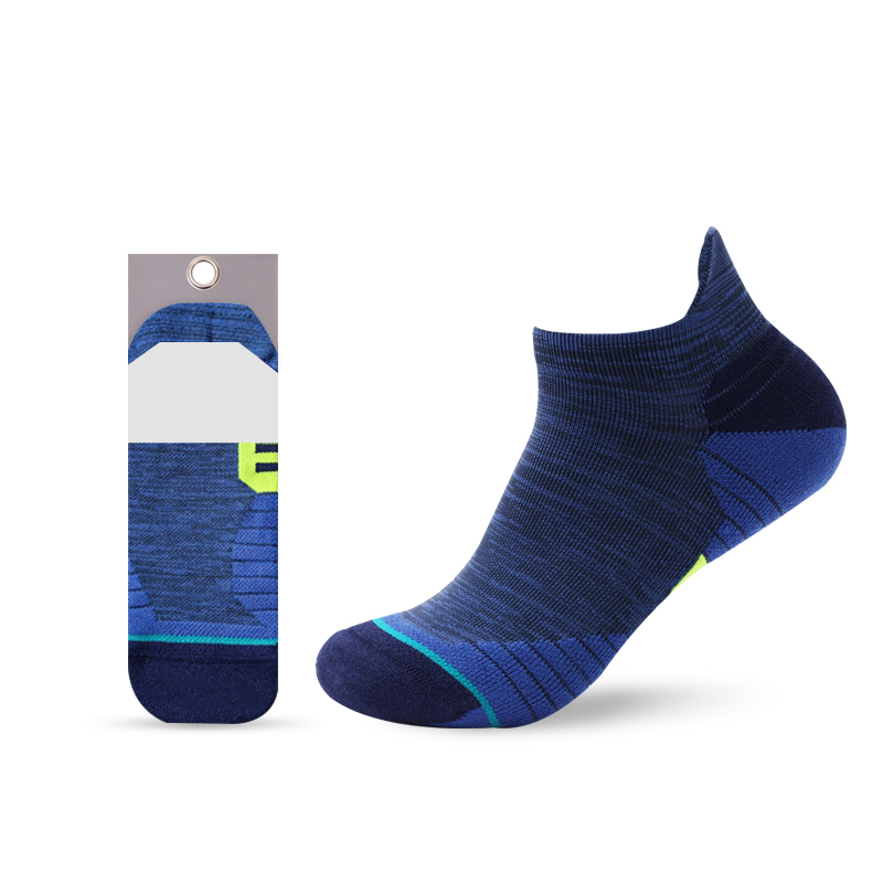 Small ear free-line sports boat socks