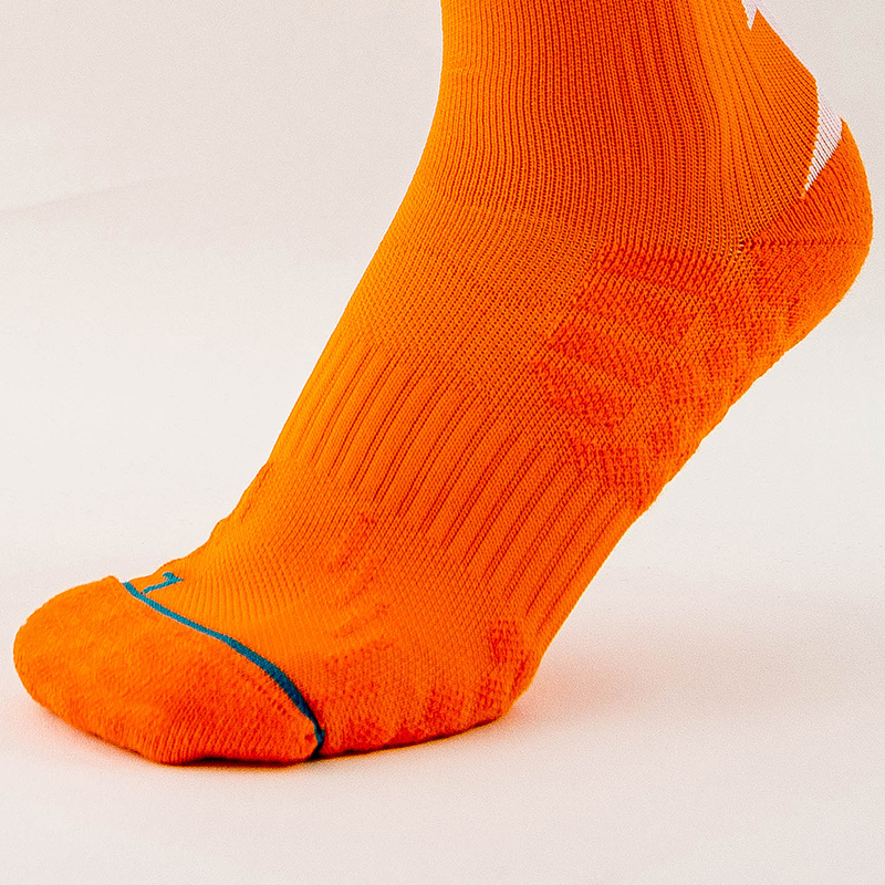 Breathable quick-drying football socks